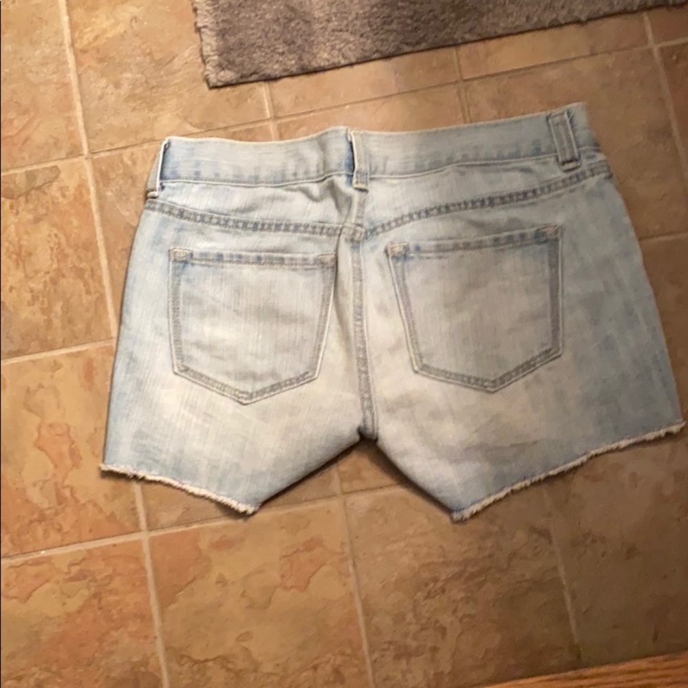 Shorts - Picture 3 of 4